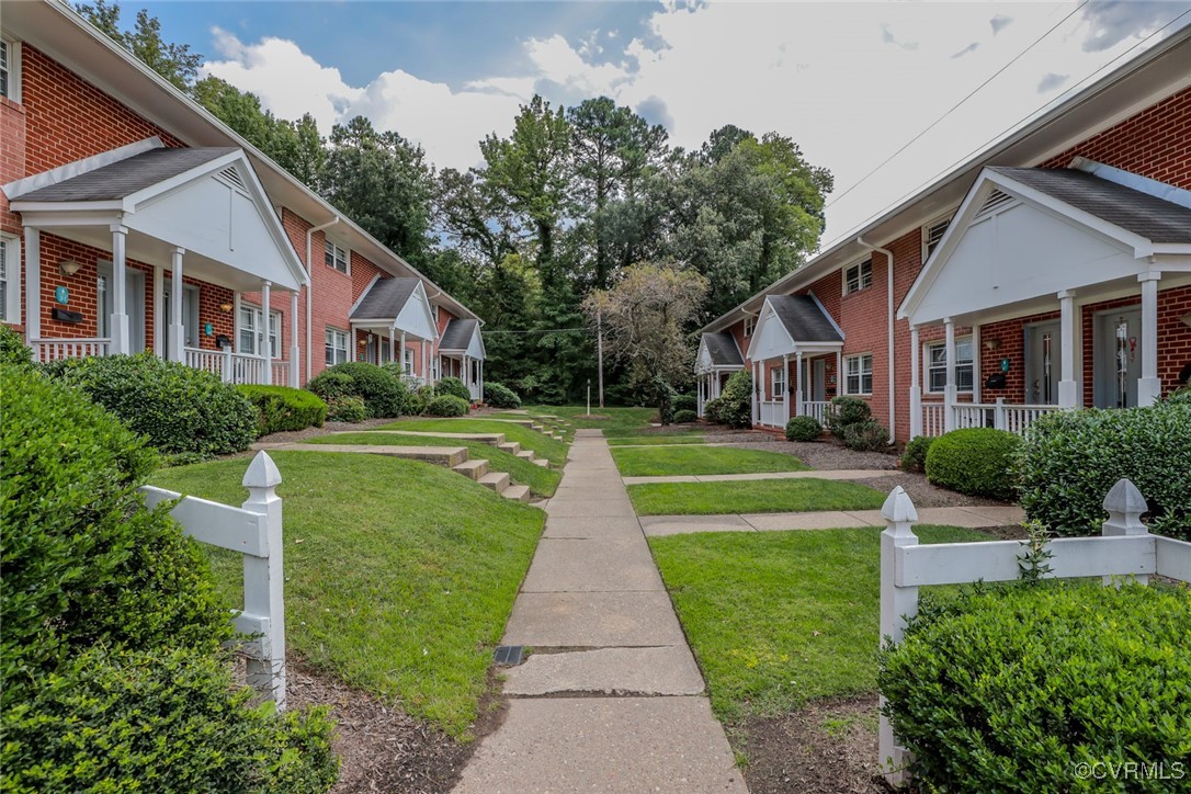 3109 North Parham Road, Unit 40 Henrico, VA 23294 - Photo 3 of 40 a view of a house with a park