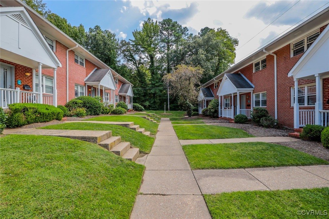 3109 North Parham Road, Unit 40 Henrico, VA 23294 - Photo 6 of 40 a view of a house with a yard
