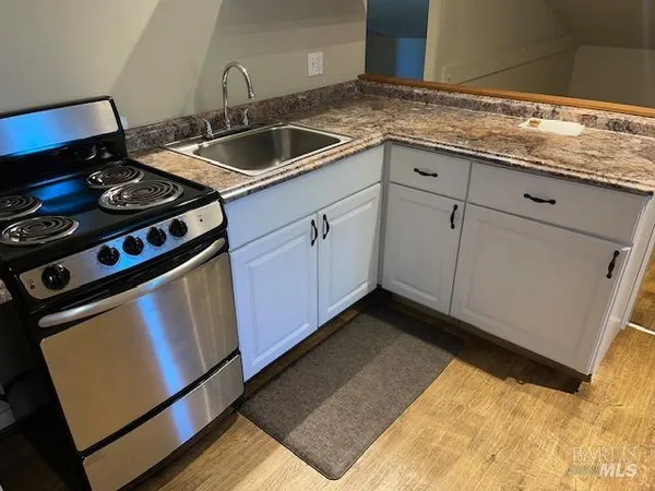 $1,395,000 | 3880 Gravenstein Highway South, Sebastopol, CA 95472