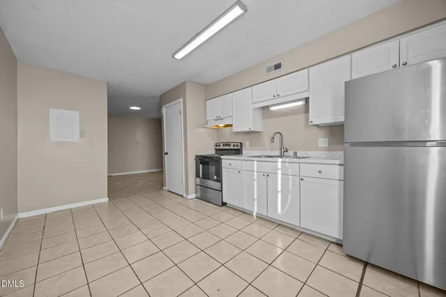 $1,200,000 | 2821 Club Plaza Road, Raleigh, NC 27603