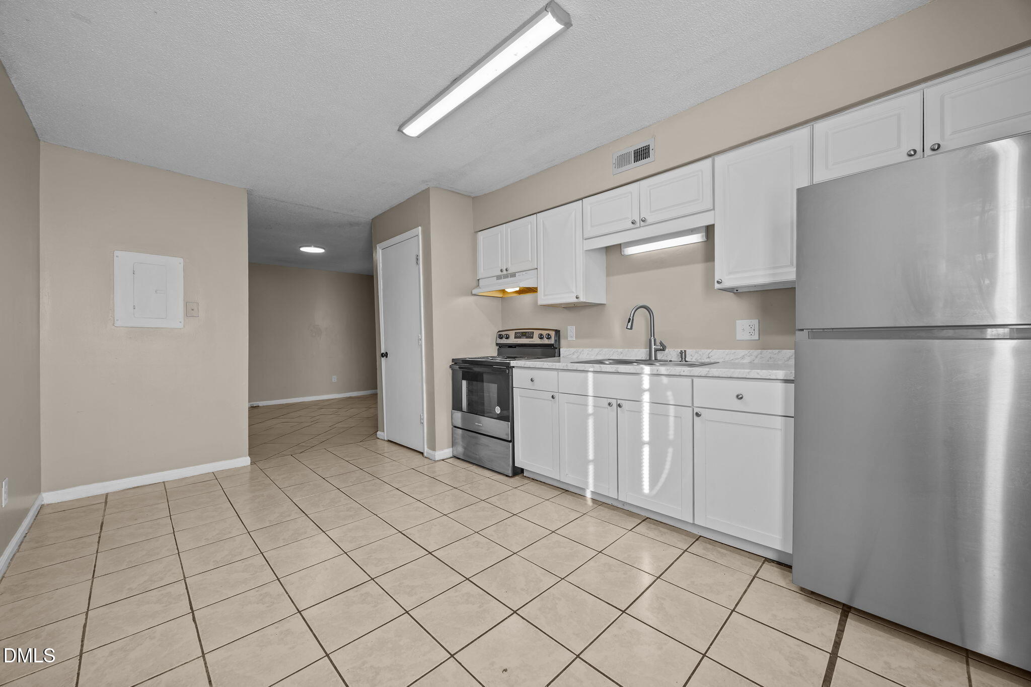 2821 Club Plaza Road Raleigh, NC 27603 - Photo 6 of 17 11-web-or-mls-IMG_0981