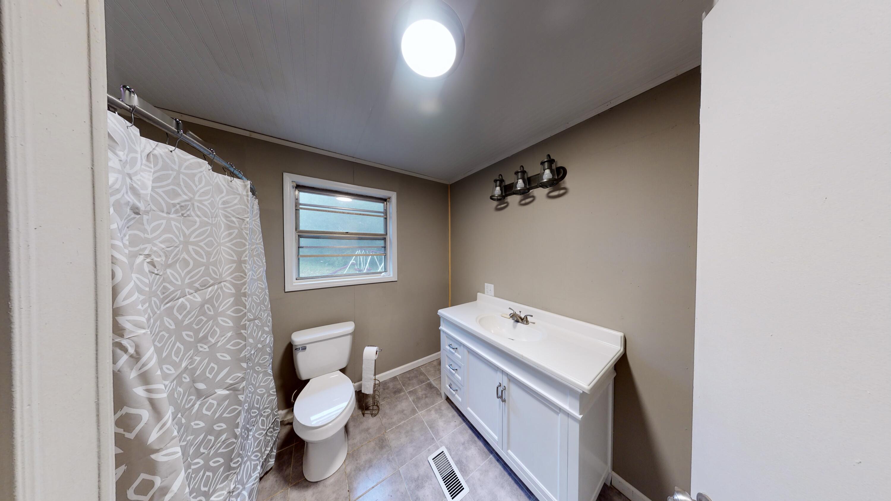 885 Tigues Creek Road Dayton, TN 37321 - Photo 12 of 14 8.5- Bathroom