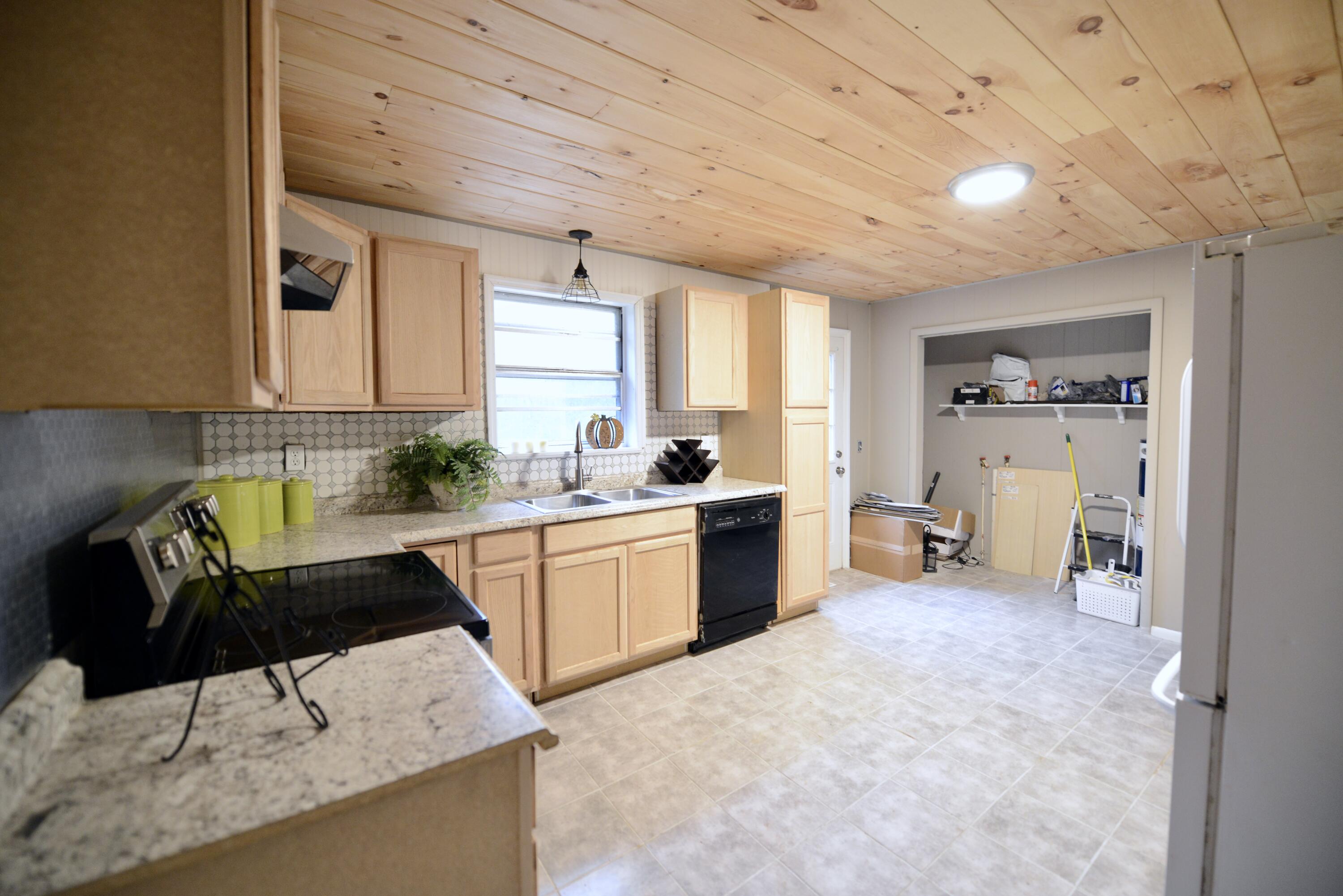 885 Tigues Creek Road Dayton, TN 37321 - Photo 5 of 14 10-Kitchen 1