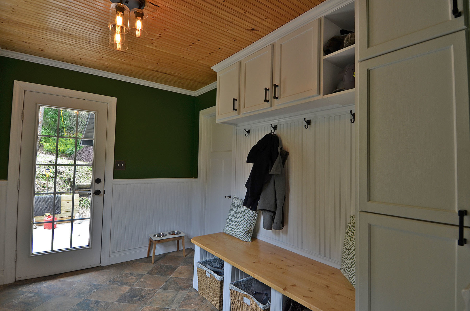 2580 East 1251st Road Ottawa, IL 61350 - Photo 12 of 29 a view of entryway with workspace