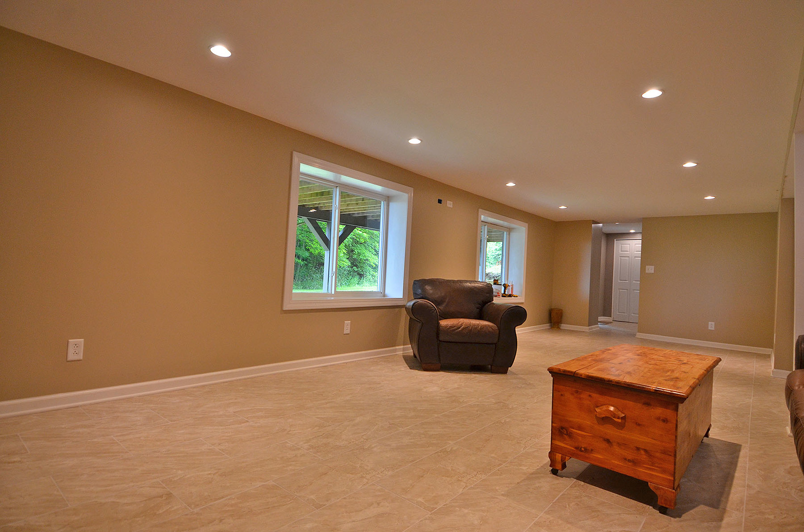 2580 East 1251st Road Ottawa, IL 61350 - Photo 27 of 29 a living room with furniture and a window