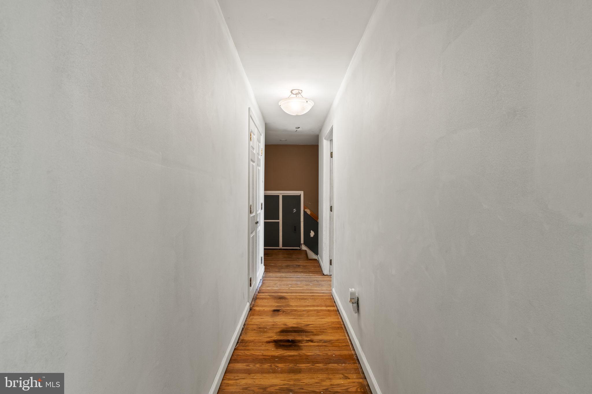 1011 Red Barn Road Warminster, PA 18974 - Photo 21 of 39 Upstairs Hallway