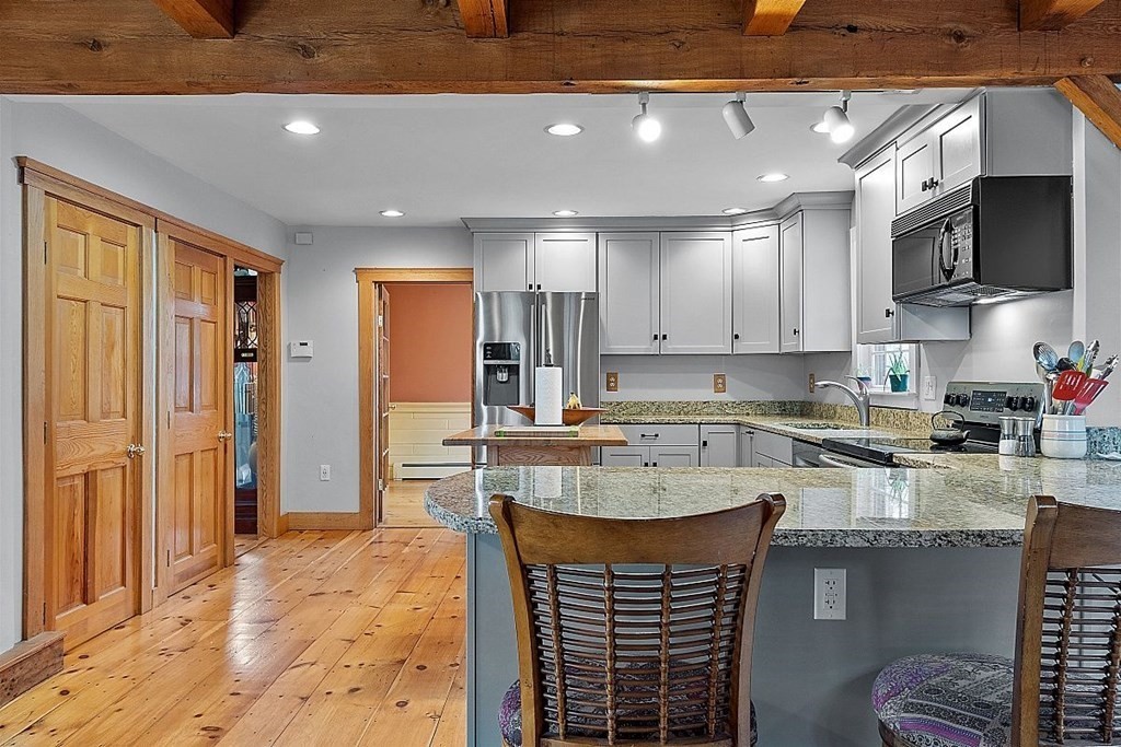 78 Kilbourn Road Lancaster, MA 01523 - Photo 15 of 42