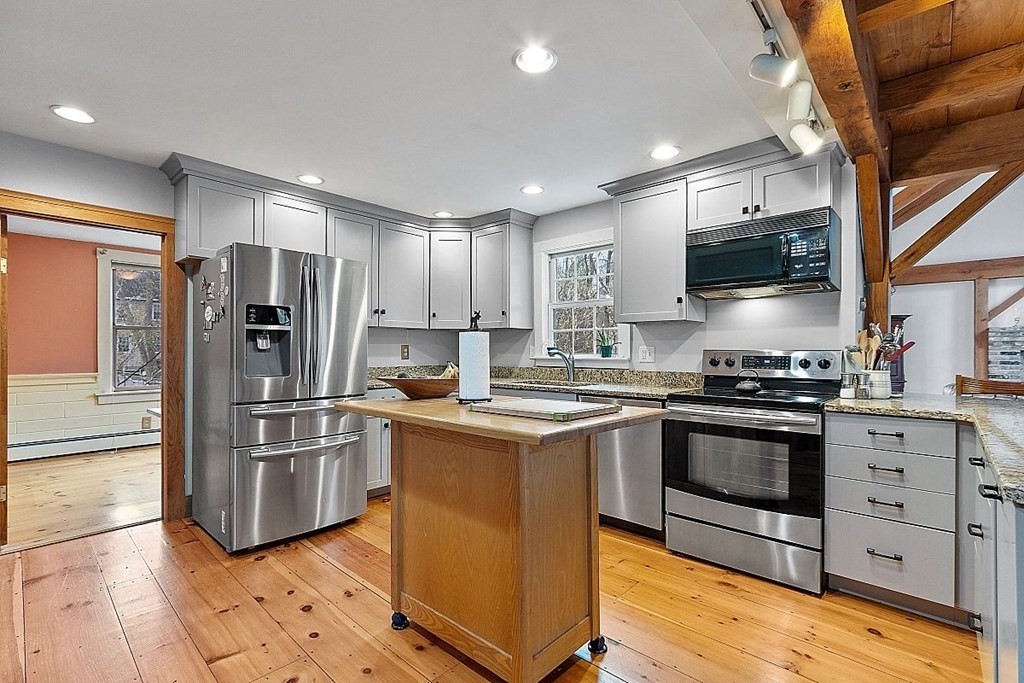 78 Kilbourn Road Lancaster, MA 01523 - Photo 16 of 42