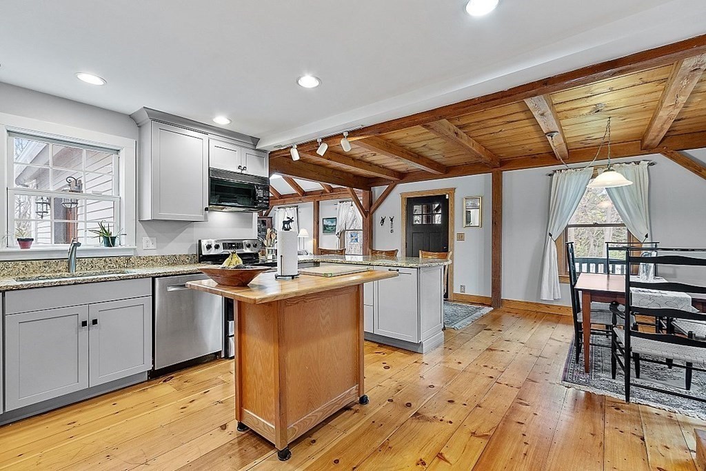 78 Kilbourn Road Lancaster, MA 01523 - Photo 17 of 42