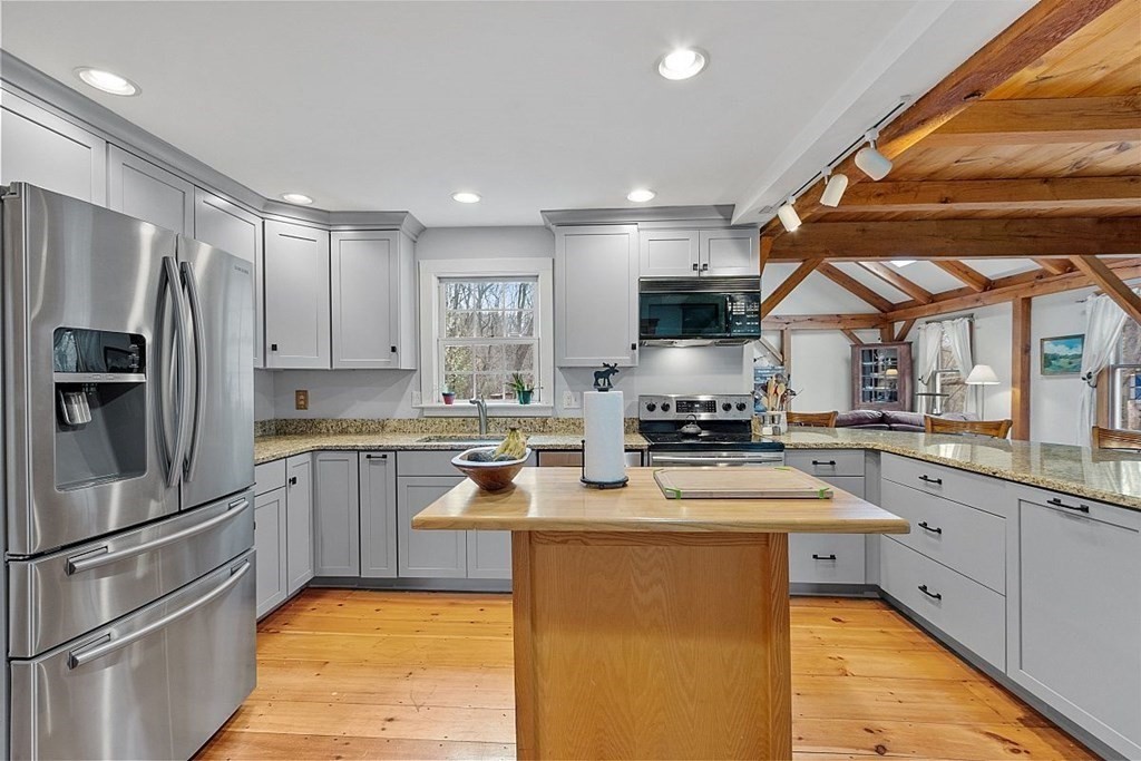 78 Kilbourn Road Lancaster, MA 01523 - Photo 18 of 42