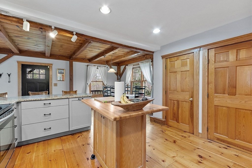 78 Kilbourn Road Lancaster, MA 01523 - Photo 19 of 42