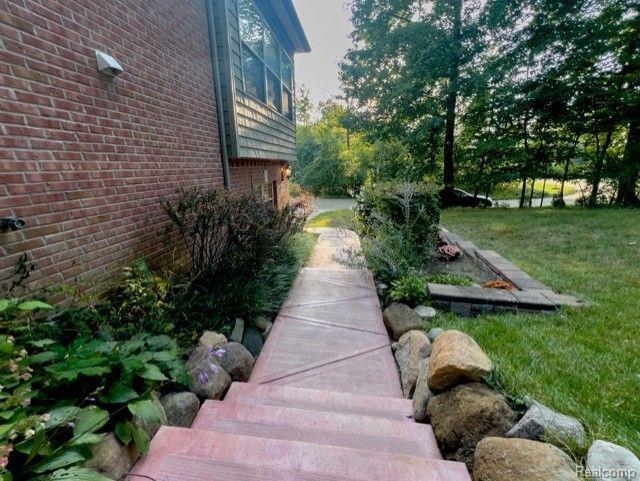 30489 Rockshire Avenue Farmington Hills, MI 48334 - Photo 3 of 39