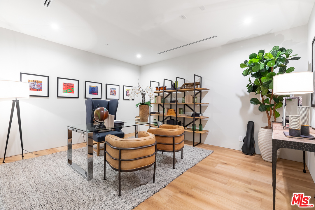 9019 Elevado Avenue West Hollywood, CA 90069 - Photo 19 of 24