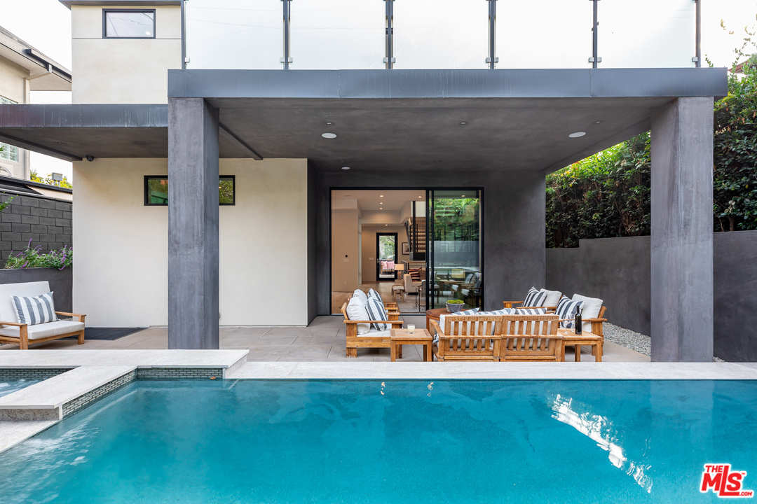 9019 Elevado Avenue West Hollywood, CA 90069 - Photo 22 of 24