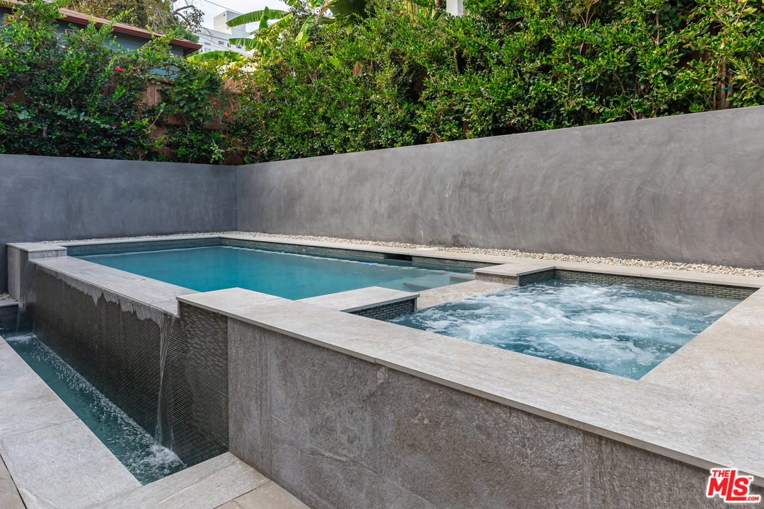 9019 Elevado Avenue West Hollywood, CA 90069 - Photo 23 of 24