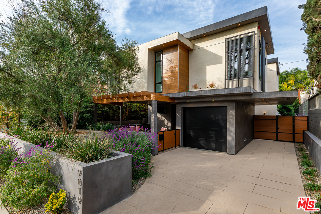 9019 Elevado Avenue West Hollywood, CA 90069 - Photo 24 of 24