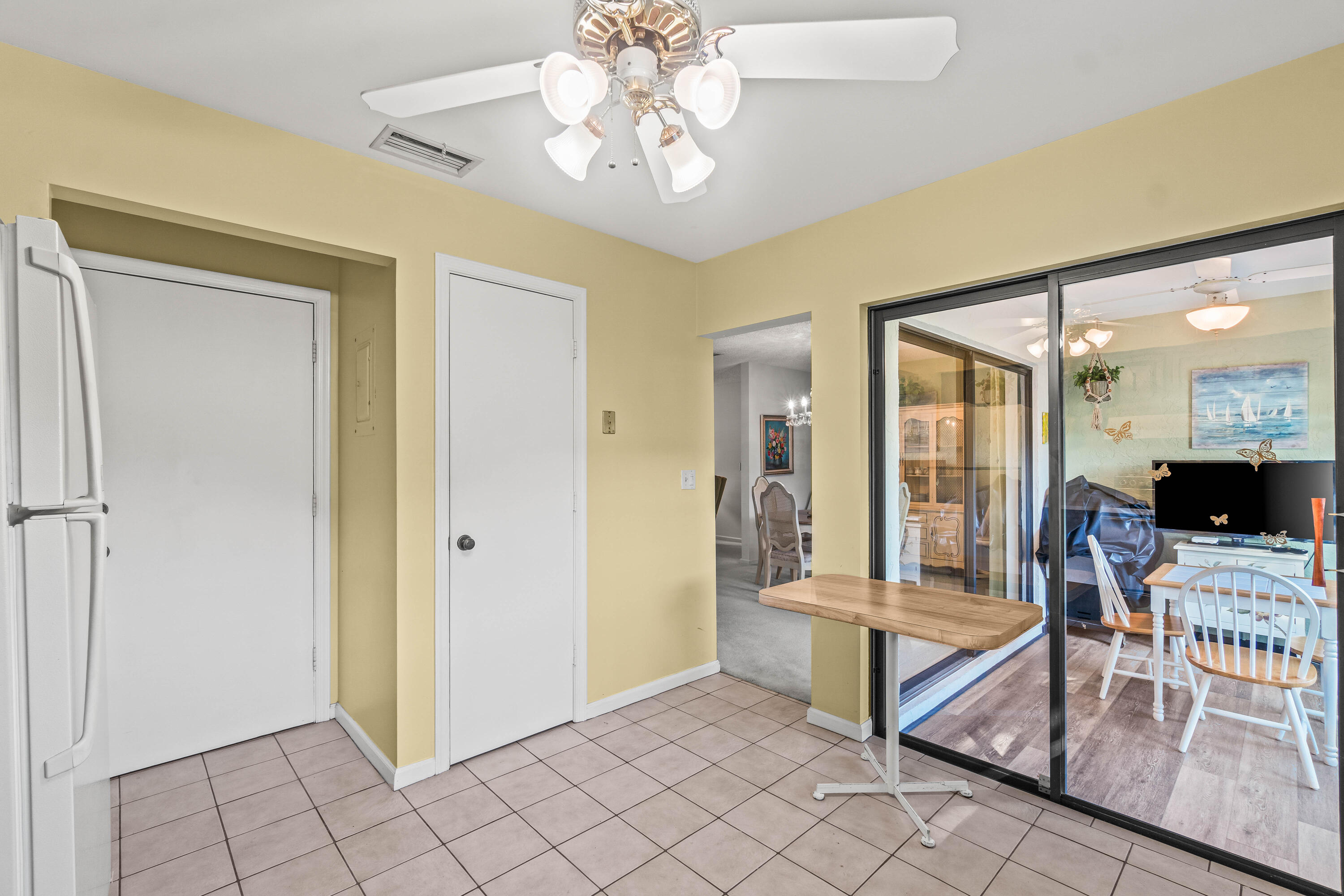 4868 Hawkwood Road, Unit A Boynton Beach, FL 33436 - Photo 10 of 27 Kitchen