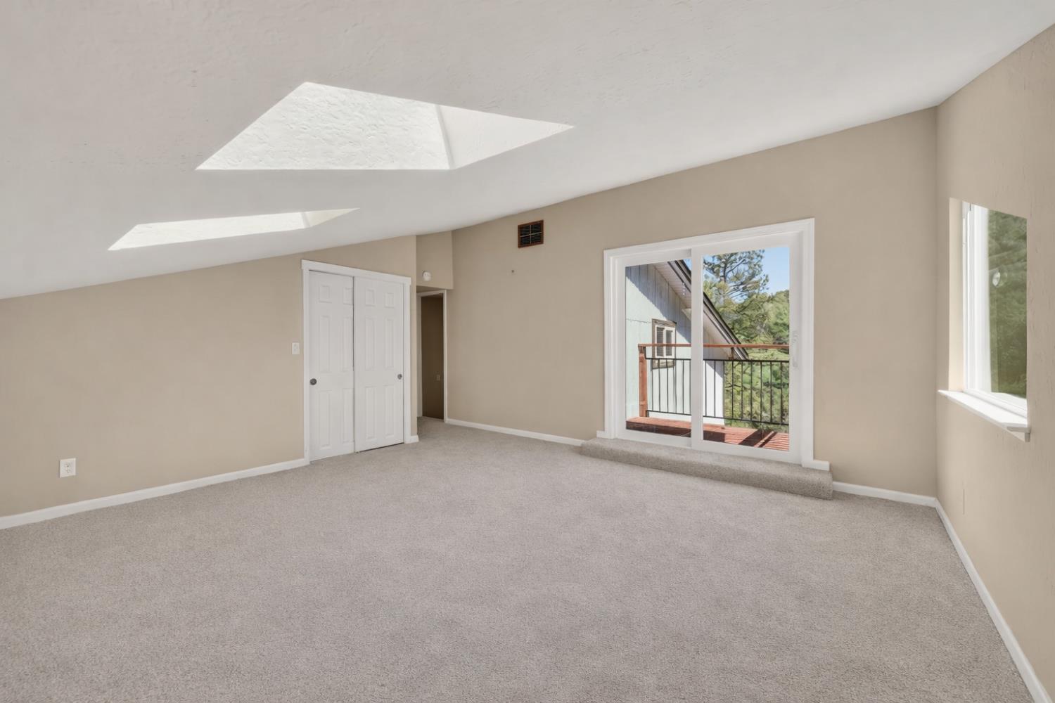 5980 French Creek Road Shingle Springs, CA 95682 - Photo 51 of 67 Jr. suite bedroom with private balcony