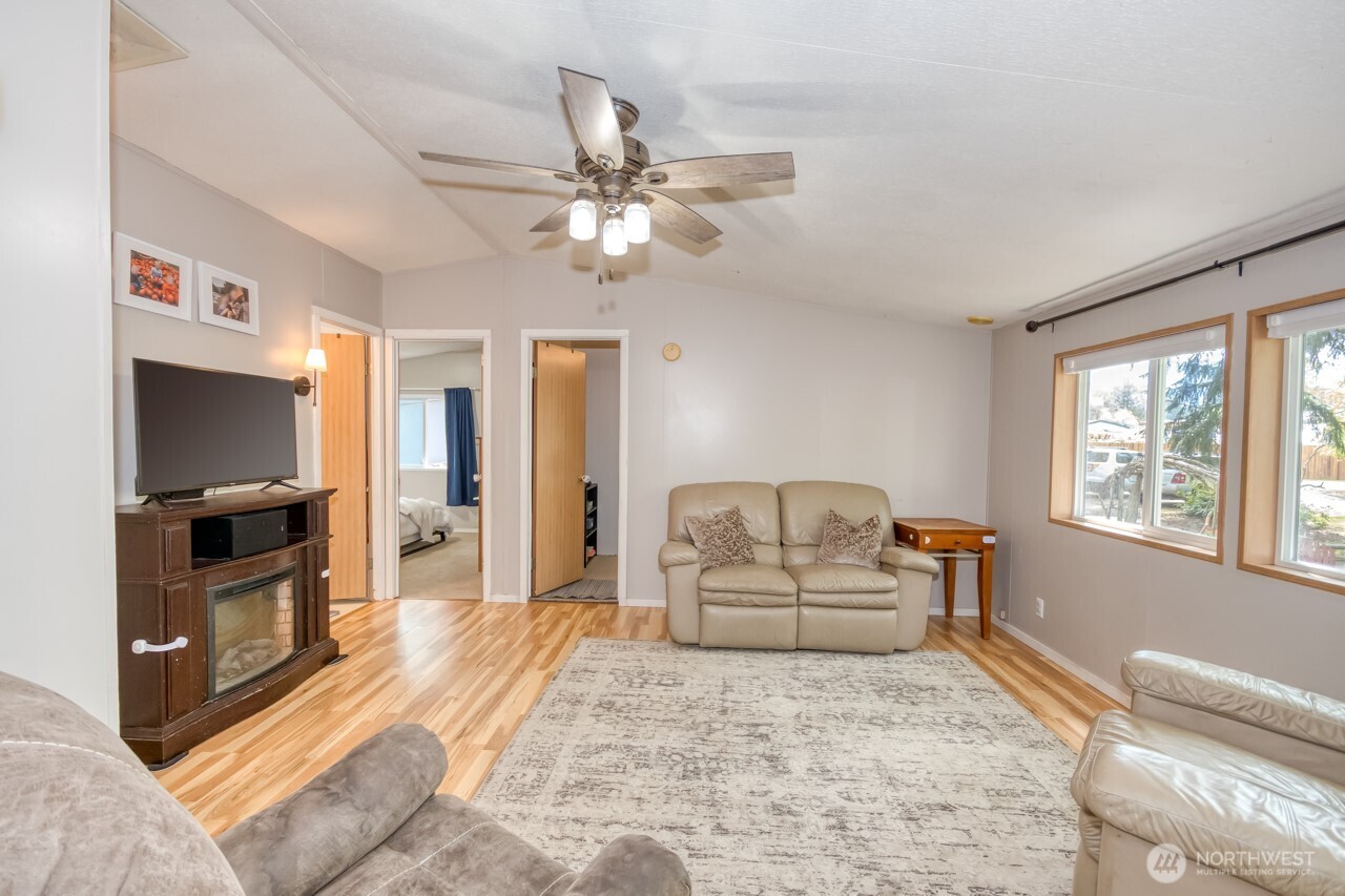 241 Avellana Road, Unit 2 Sequim, WA 98382 - Photo 5 of 24 Gallery Image 5