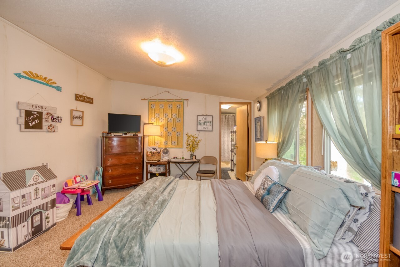 241 Avellana Road, Unit 2 Sequim, WA 98382 - Photo 9 of 24 Gallery Image 9