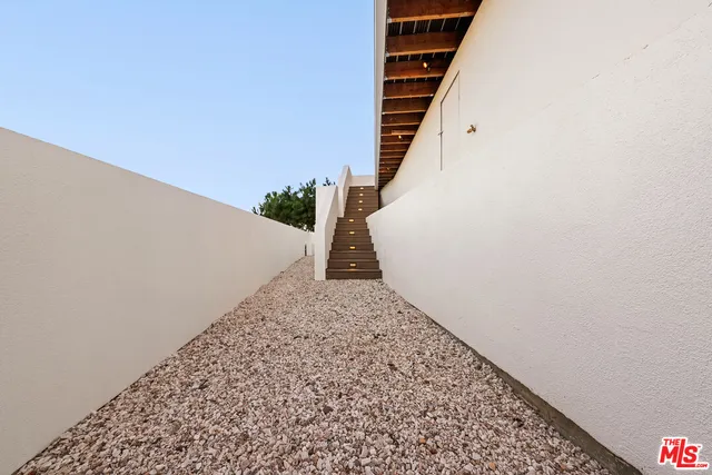 $4,750,000 | 8124 Billowvista Drive, Playa del Rey, CA 90293