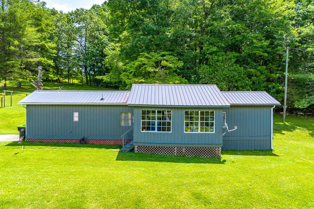 3091 Mallory Road Galax, VA 24333 - Photo 6 of 62 Gallery Image 6