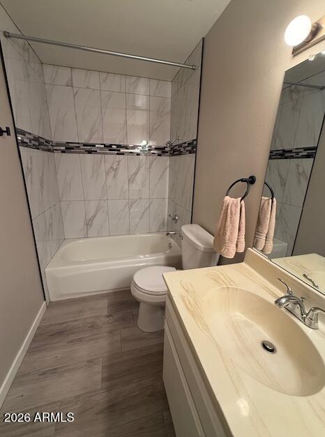 5525 East Thomas Road, Unit H2 Phoenix, AZ 85018 - Photo 3 of 6 Terry Bath 1