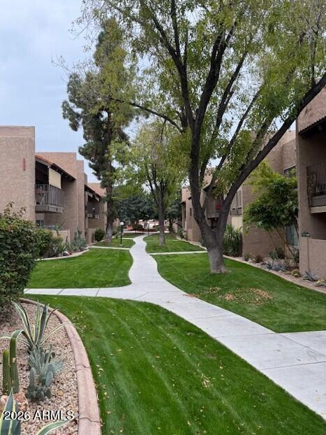 5525 East Thomas Road, Unit H2 Phoenix, AZ 85018 - Photo 5 of 6 Community