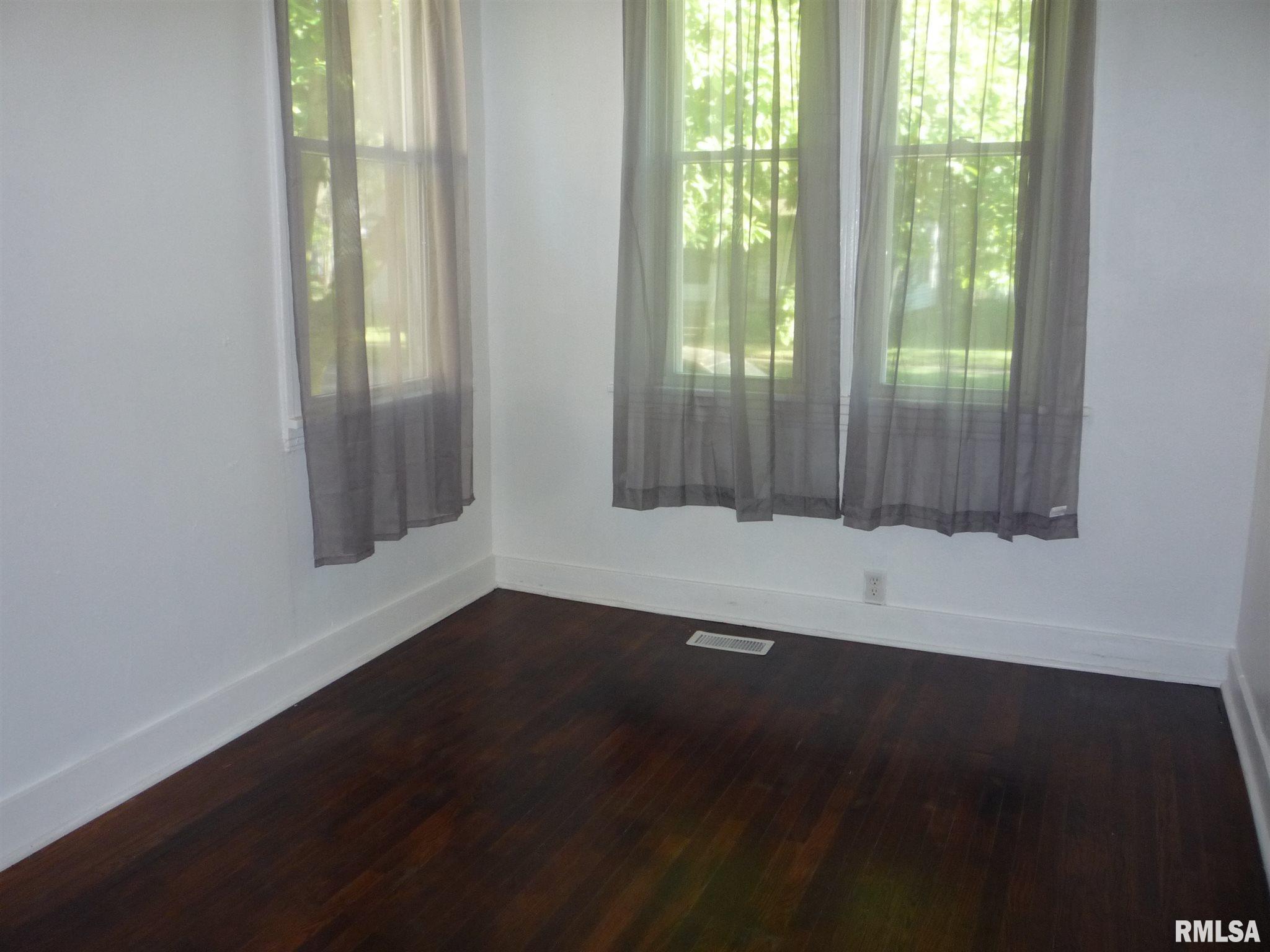 210 West Cedar Street Springfield, IL 62704 - Photo 5 of 16 Gallery Image 5