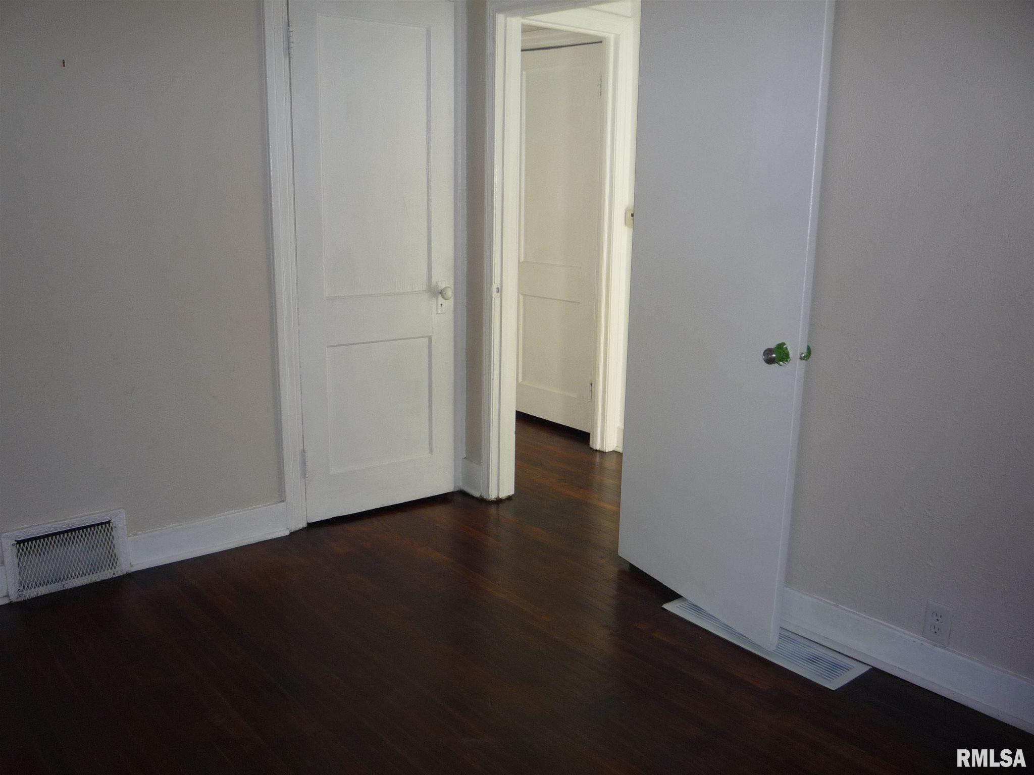 210 West Cedar Street Springfield, IL 62704 - Photo 9 of 16 Gallery Image 9