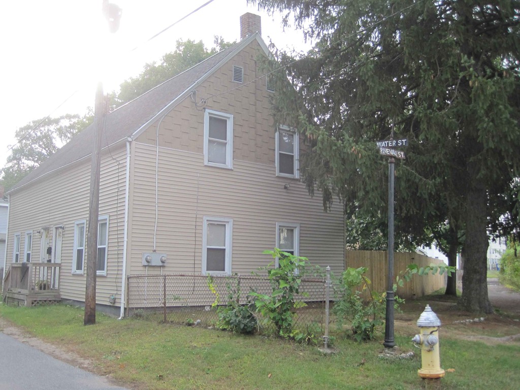 265-267 Water Street Springfield, MA 01151 - Photo 22 of 23 a view of backyard with a garden and plants