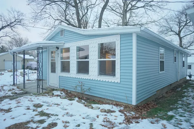 $249,900 | 41 Ems D18C Lane, Syracuse, IN 46567