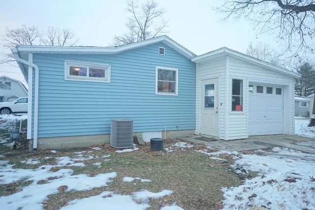 $249,900 | 41 Ems D18C Lane, Syracuse, IN 46567