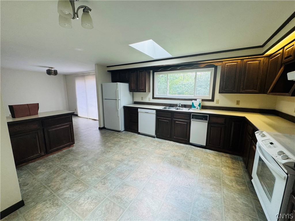 5336 Caughdenoy Road Clay, NY 13041 - Photo 5 of 17