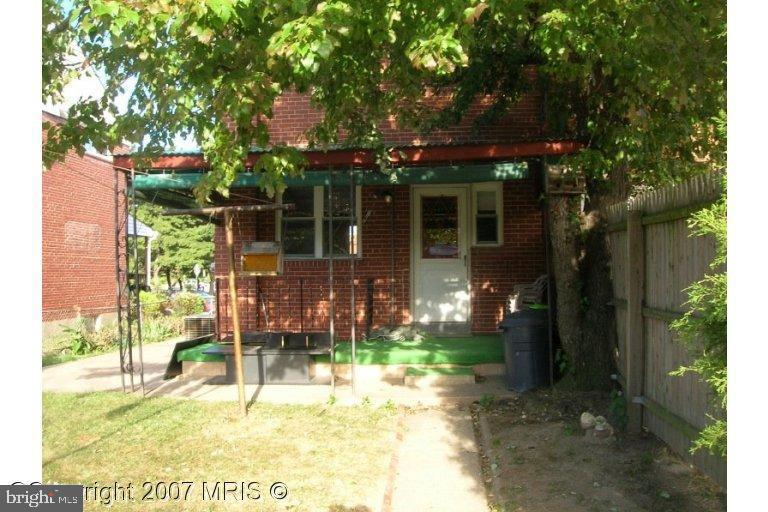 8311 Kavanagh Road Baltimore, MD 21222 - Photo 4 of 41 Backyard