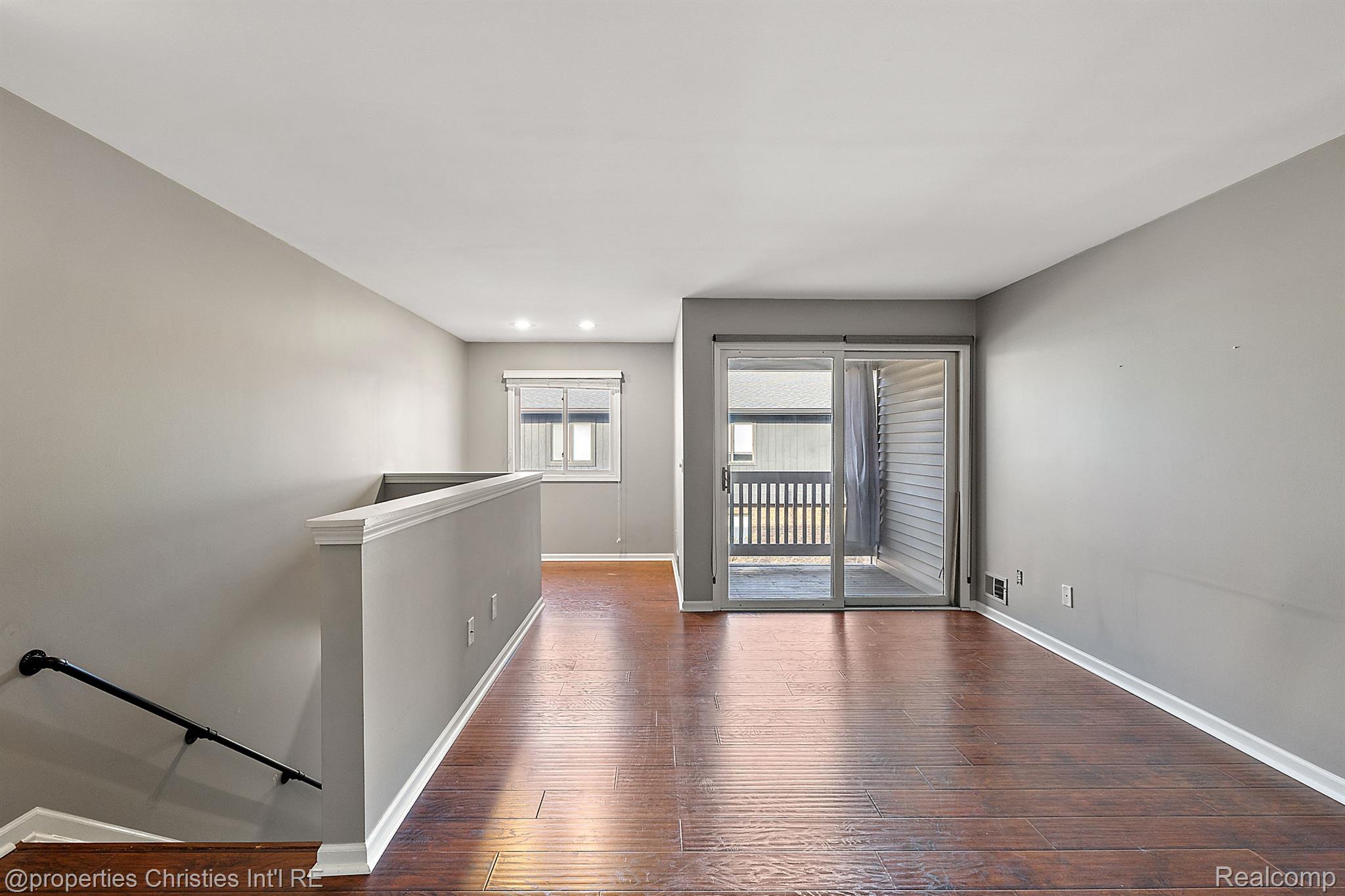 2591 Columbia Road Berkley, MI 48072 - Photo 4 of 24 Gallery Image 4