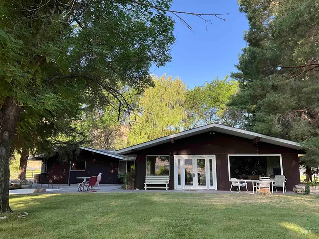 $1,350,000 | 4778 River Road, Buhl, ID 83316