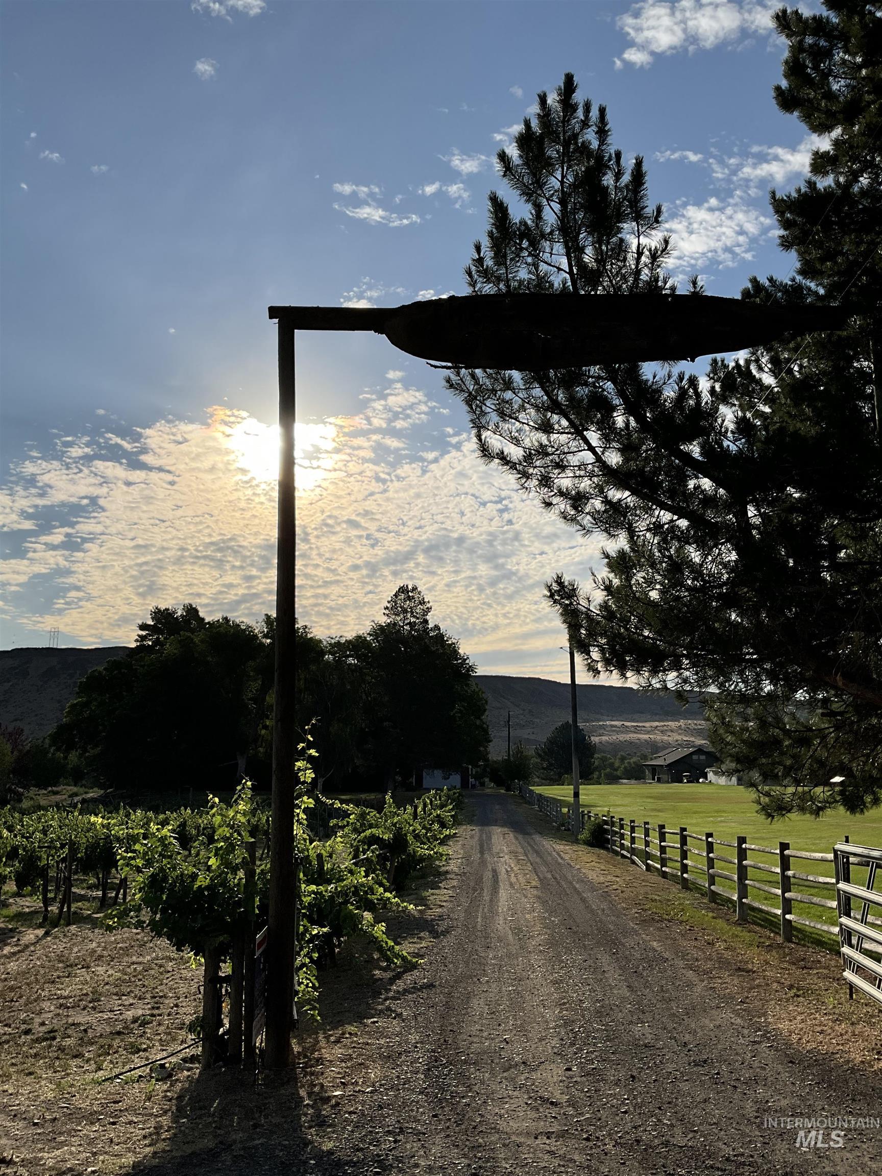 4778 River Road Buhl, ID 83316 - Photo 2 of 36