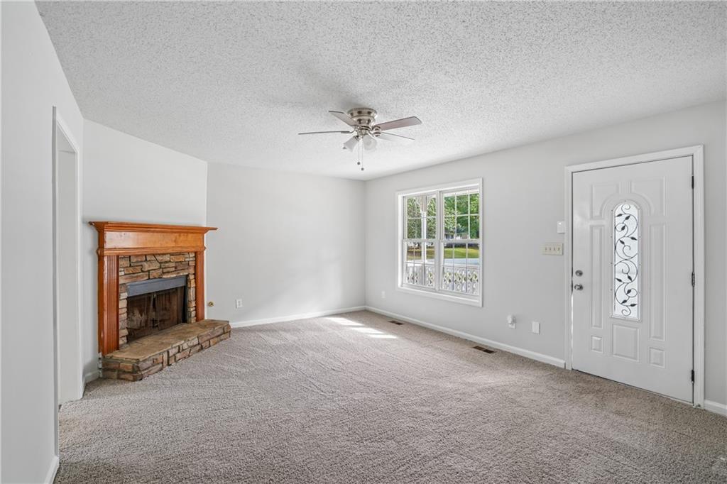 301 Madeline Way Temple, GA 30179 - Photo 3 of 29