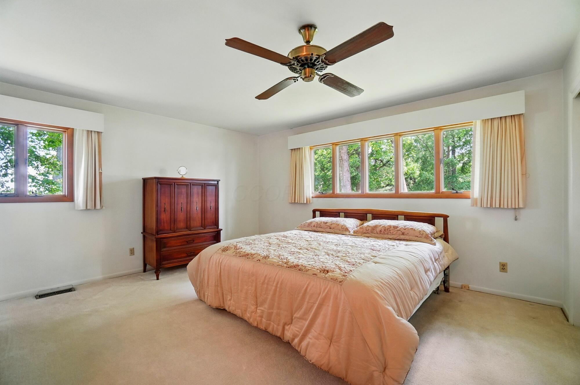 8430 Patterson Road Hilliard, OH 43026 - Photo 29 of 88 Owners bedroom accomdates king bed