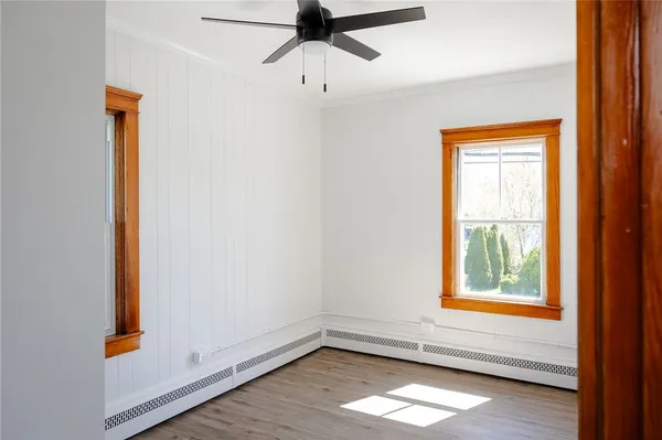$2,000 | 143 Main Road, Unit 2, Tiverton, RI 02878