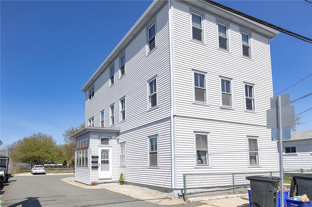143 Main Road, Unit 2 Tiverton, RI 02878 - Photo 2 of 23