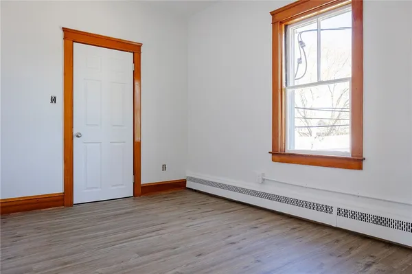 $2,000 | 143 Main Road, Unit 2, Tiverton, RI 02878
