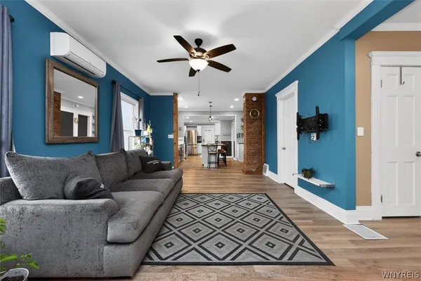 $2,800 | 8726 Point Avenue, Niagara Falls, NY 14304