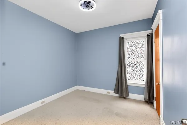 $2,800 | 8726 Point Avenue, Niagara Falls, NY 14304