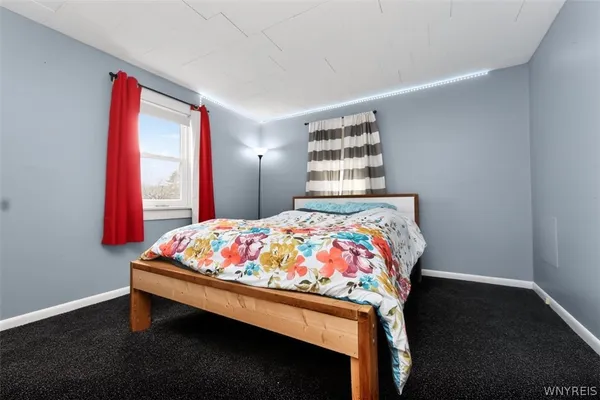 $2,800 | 8726 Point Avenue, Niagara Falls, NY 14304