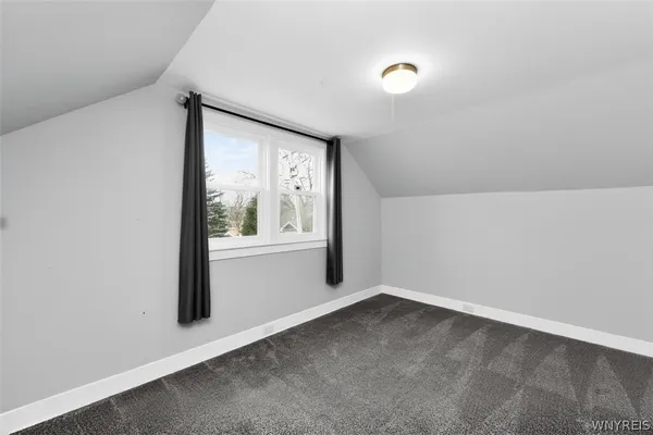 $2,800 | 8726 Point Avenue, Niagara Falls, NY 14304