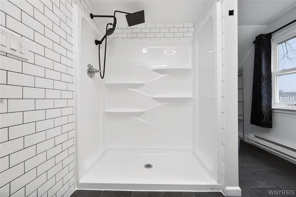 $2,800 | 8726 Point Avenue, Niagara Falls, NY 14304