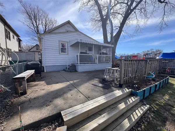 $2,800 | 8726 Point Avenue, Niagara Falls, NY 14304