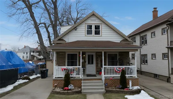 $2,800 | 8726 Point Avenue, Niagara Falls, NY 14304